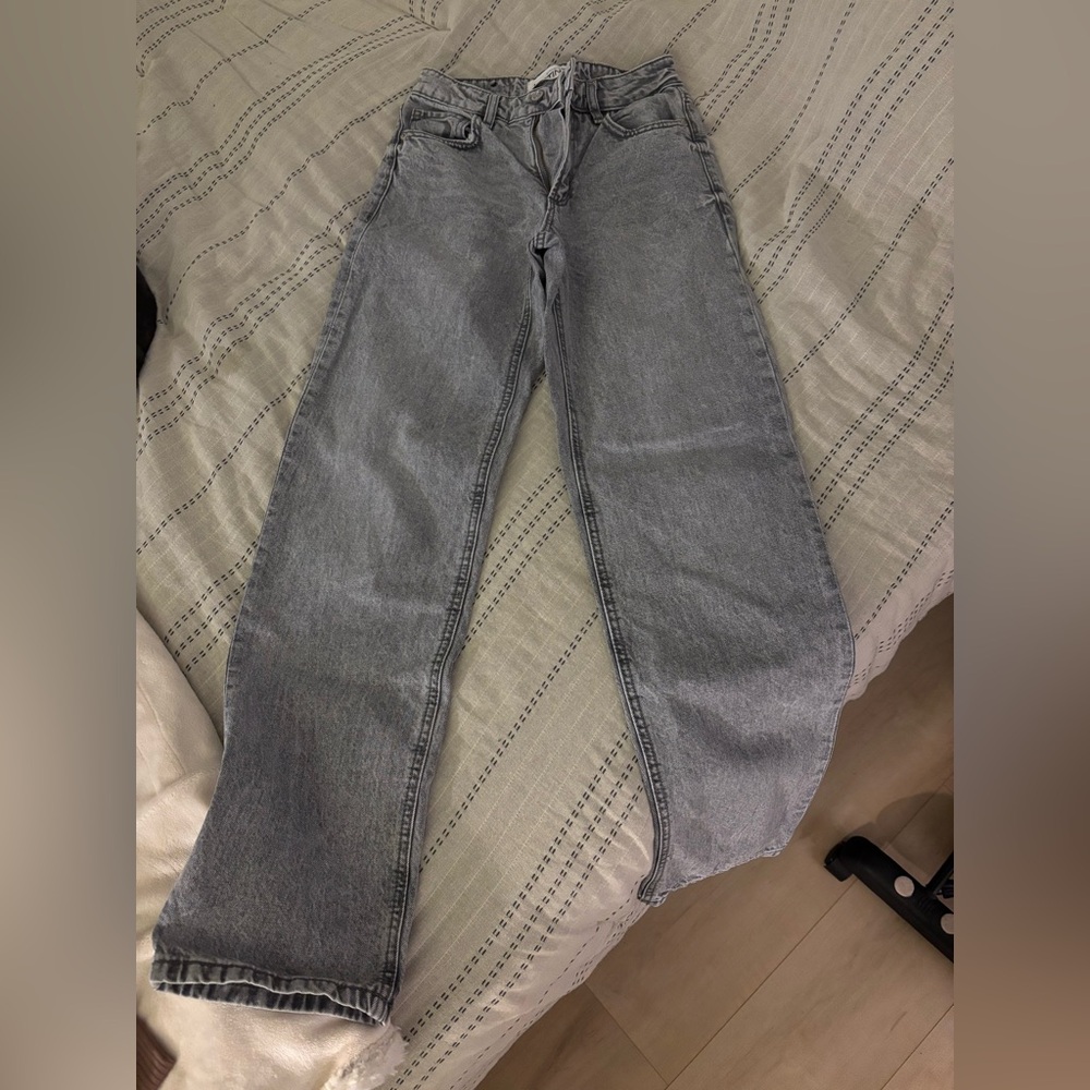 Dynamite Light Gray Straight Leg Jeans